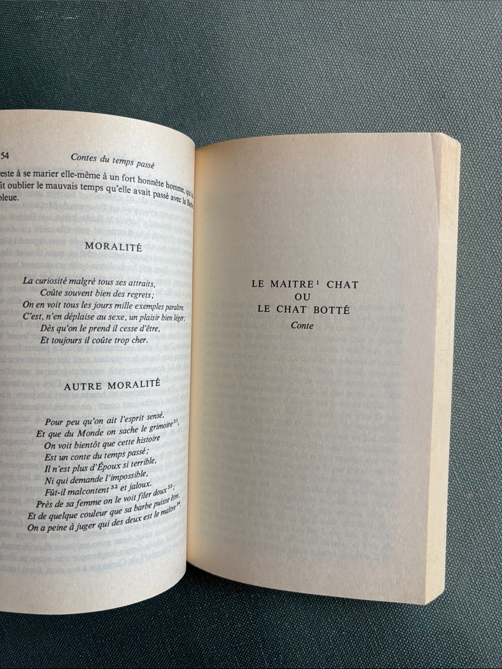 Lot of French Language Books Contes + La Grève Des Bàttu - Picture 9 of 16